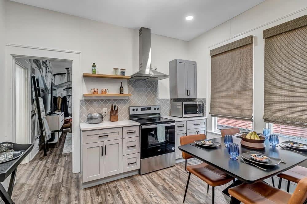Contemporary Apartment - 5 Min To Tiaa Bank Field! Jacksonville Bagian luar foto