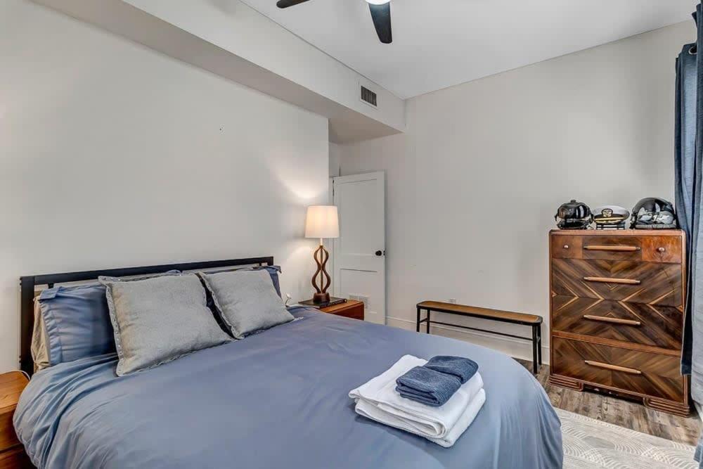 Contemporary Apartment - 5 Min To Tiaa Bank Field! Jacksonville Bagian luar foto